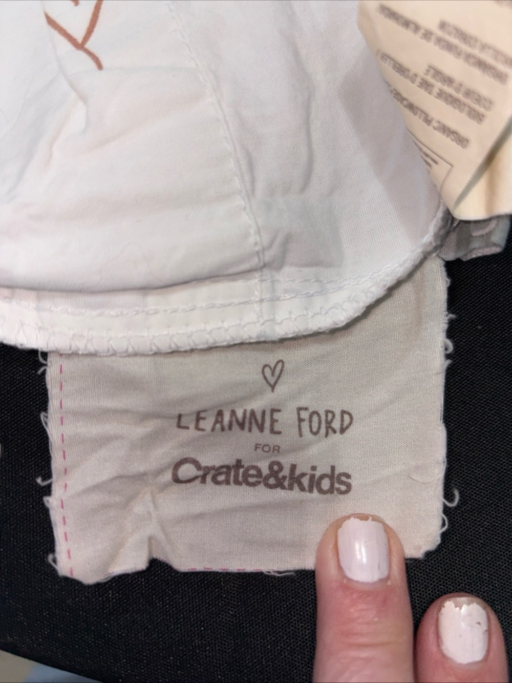 Leanne Ford for Crate&Barrel 2 pillowcases with maroon Heart Motif - Picture 7 of 9
